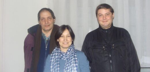 Председатель ЛИТо Алена Каримова в окружении коллег по поэтическому цеху