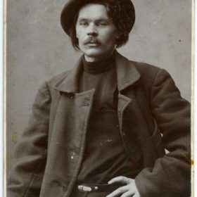 Фотография М.П.Дмитриева. А.М.Горький 1902 г. Нижний Новгород , сепия 16х11 см.