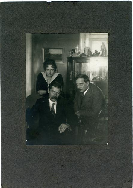 Фото. А.М.Горький, М.Ф.Андреева и  Г.Уэллс. Петроград.1920