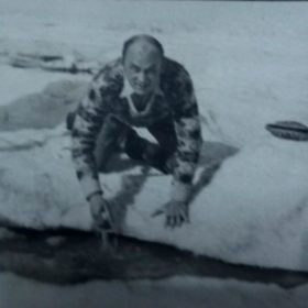 «Любовь к Северу». Часть 3 (Фото. Максим Пешков во время путешествия по Северному Ледовитому океану. 1931)