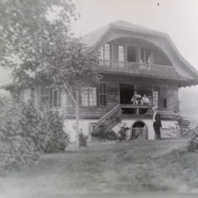 Фото. Вид на виллу «Саммер Брук», поместье семьи Мартин, где М.Горький с М.Ф.Андреевой проживали летом 1906 г. Элизабеттаун, США.